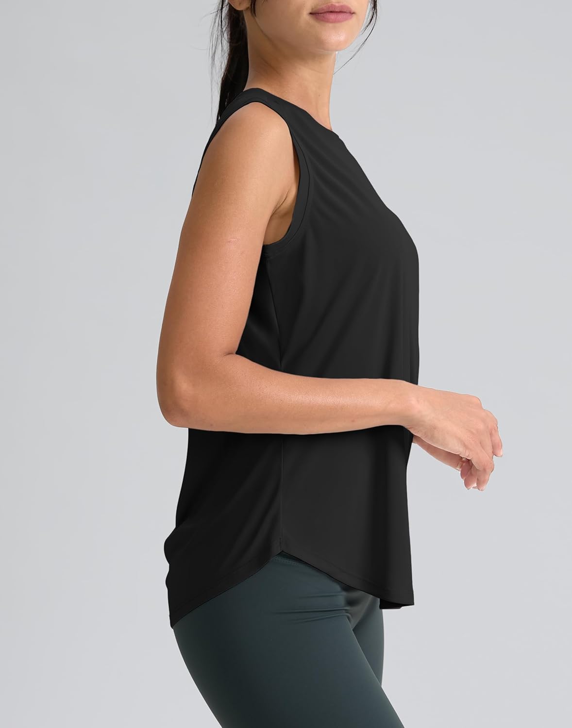 SANTINY Women's Sleeveless Workout Tops Breathable Lightweight Active Tennis Yoga Shirts Athletic Running Tank Tops for Women