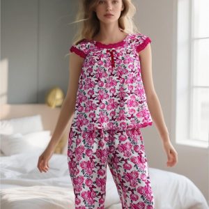 Womens Pajama Set Two Piece Short Sleeve Sleepwear Tops with Capri Pants Summer Pj Set (Random colors)