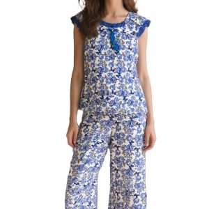 Womens Pajama Set Two Piece Short Sleeve Sleepwear Tops with Capri Pants Summer Pj Set (Random colors)